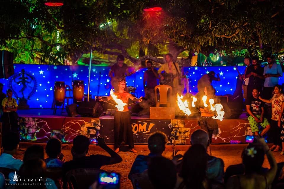 Live Music & DJ Sets