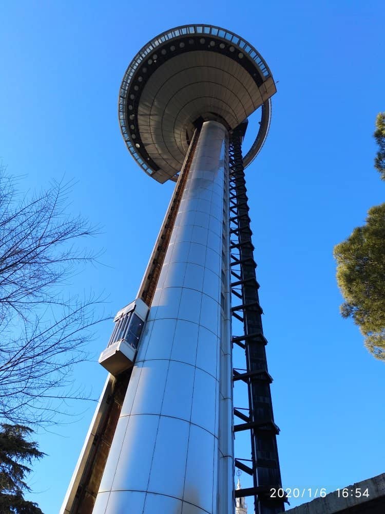 Vertical photo