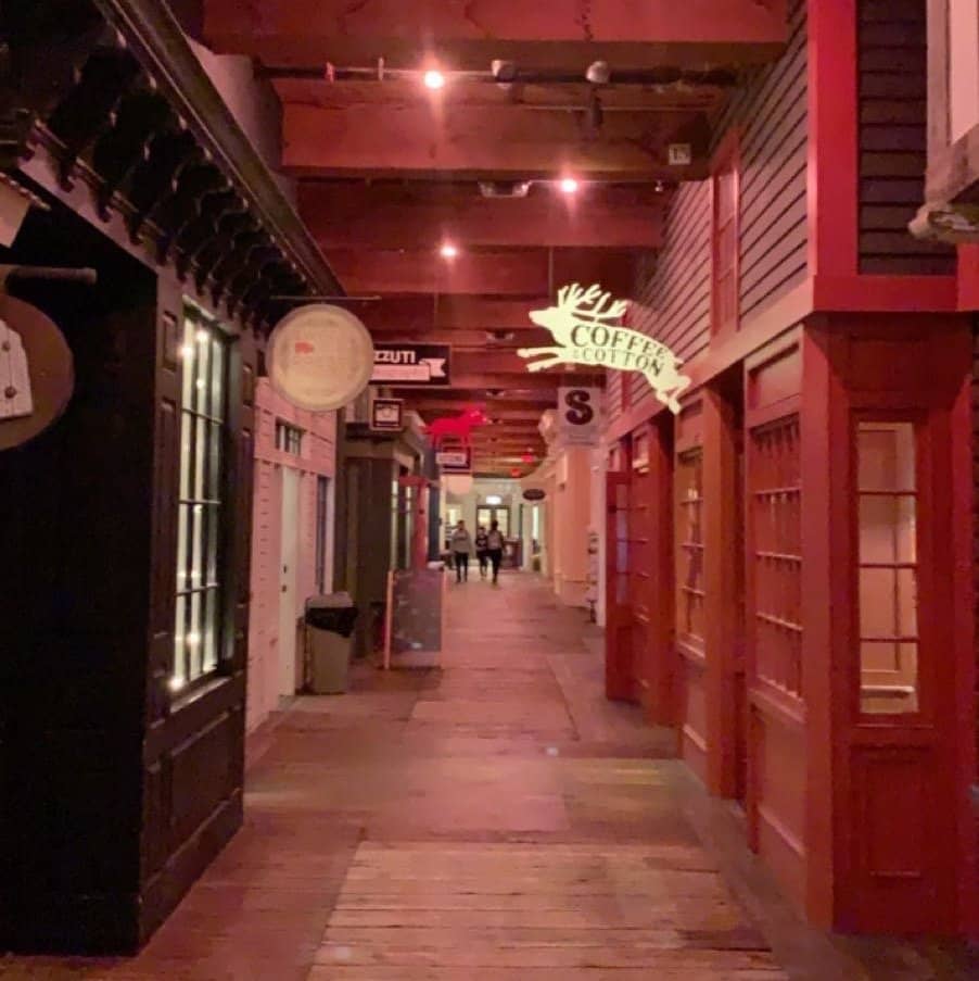 Luna Theater