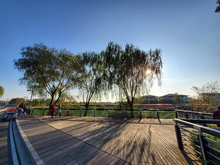 Scenic Peninsula Exploration