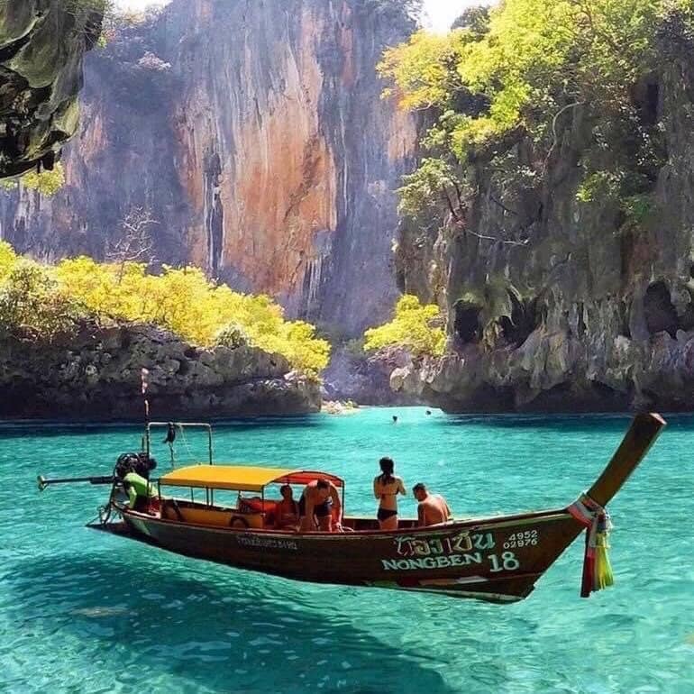 Pileh Lagoon's Emerald Embrace