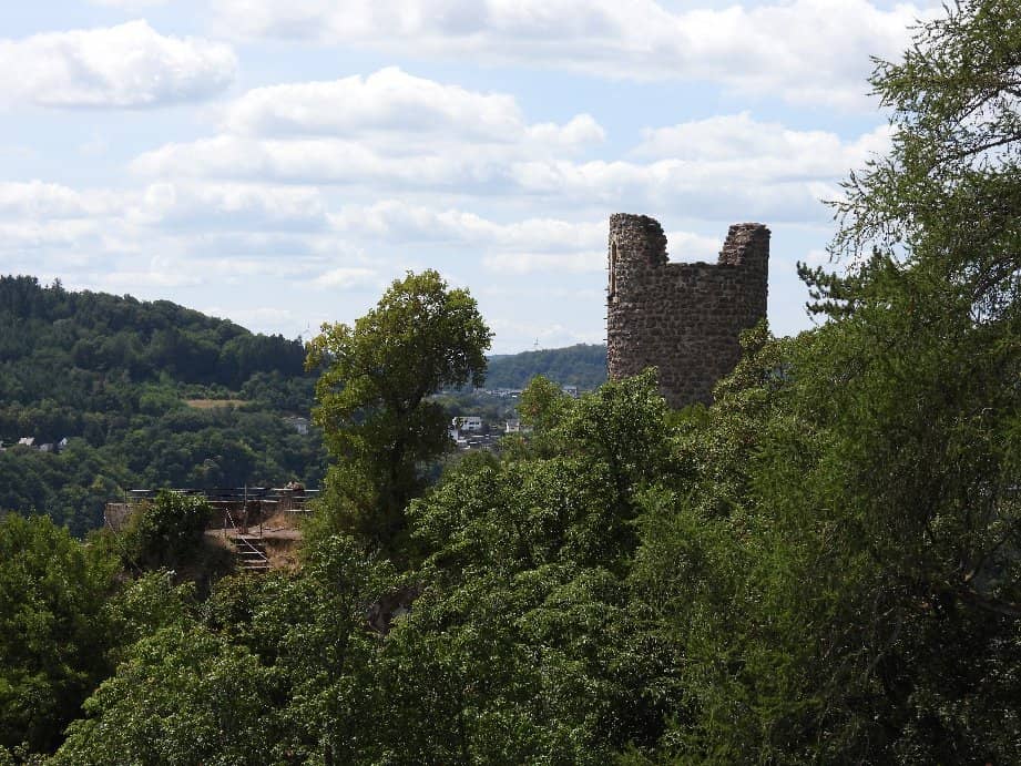 Proximity to Felsenkirche