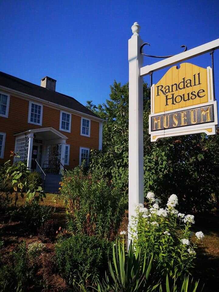 Knowledgeable Staff Tours