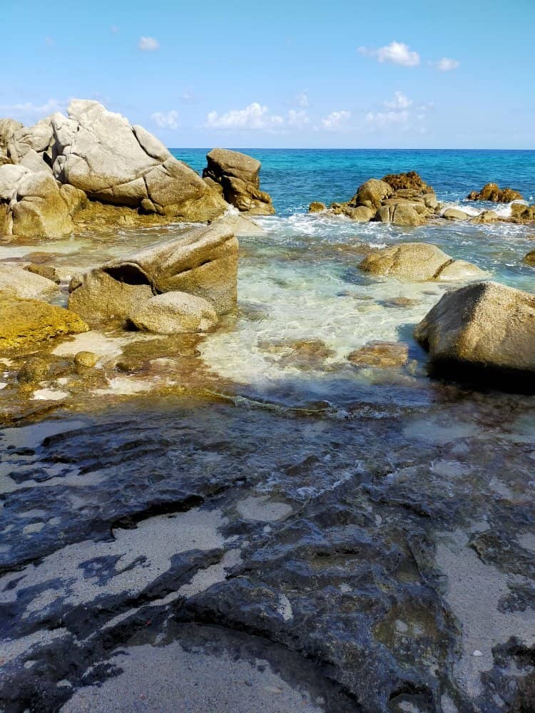 Rock Formations & Diving Spots