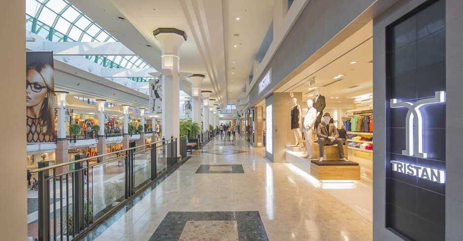 Spacious Food Court
