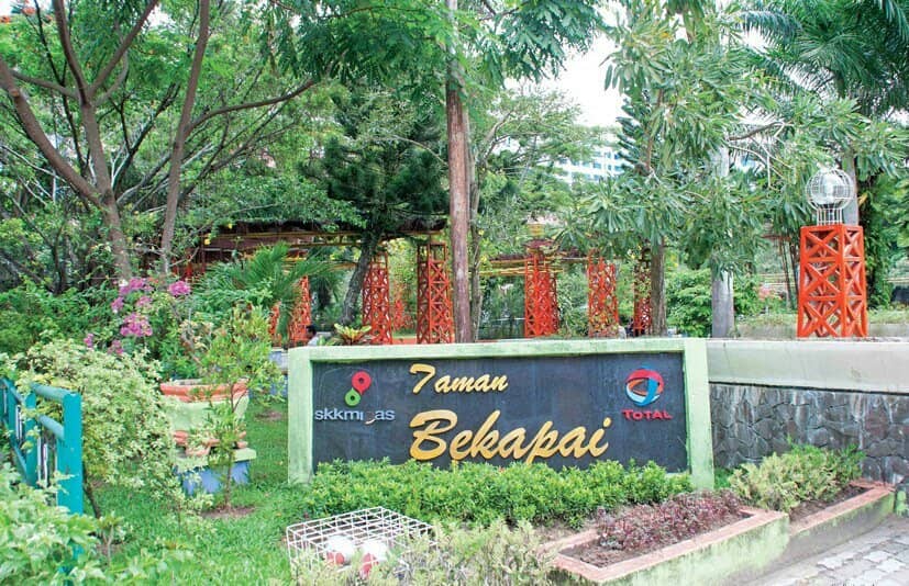 Vibrant Night Food Market