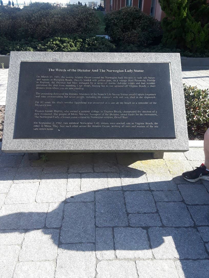 The Norwegian Lady Statue