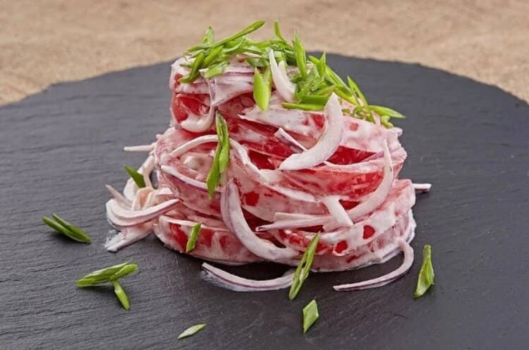 Live Music and Folk Performances