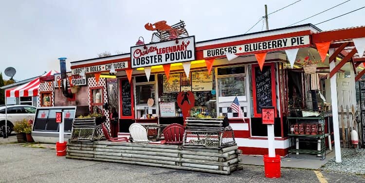 Picturesque Outdoor Dining