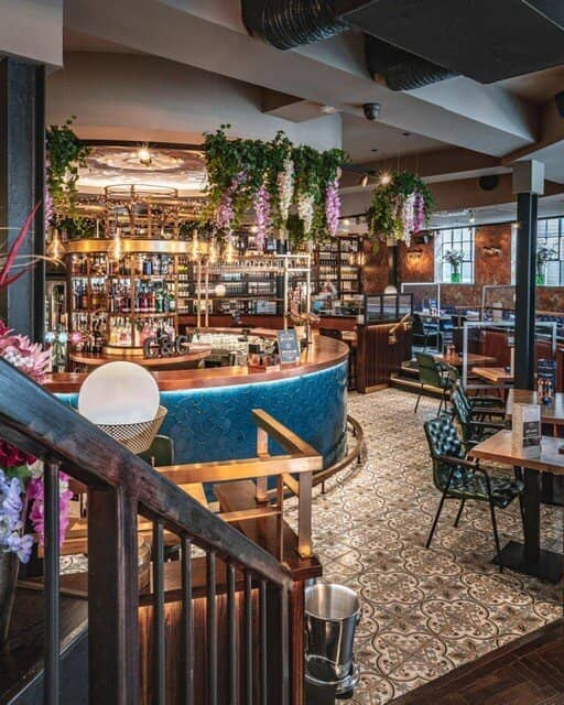 Craft Cocktails & Beers