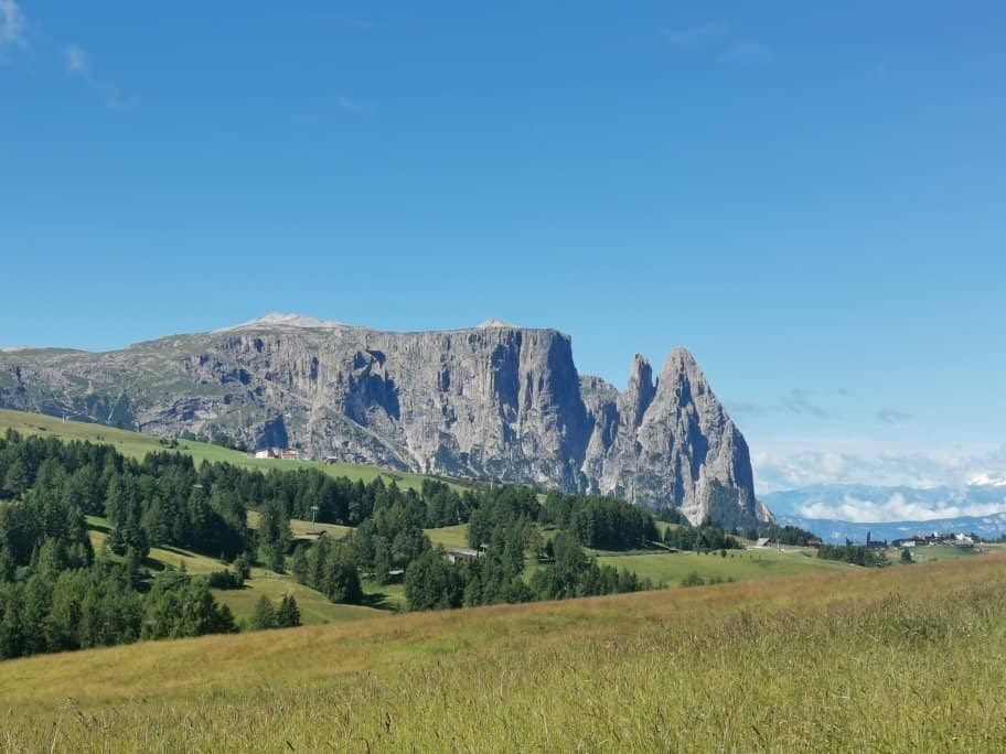 Hiking in Puez-Odle Nature Park