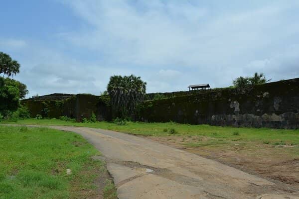 Colonial-Era Buildings & Churches