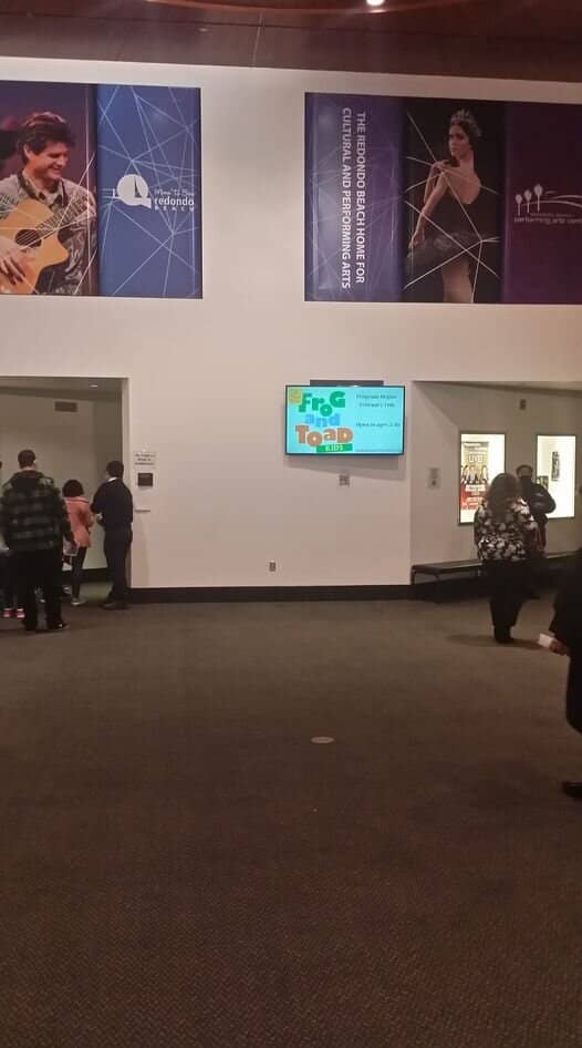 Modern Lobby & Amenities