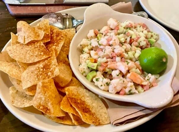 Lively Atmosphere with Celebrity Charm