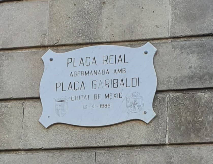 Gaudí's Lampposts
