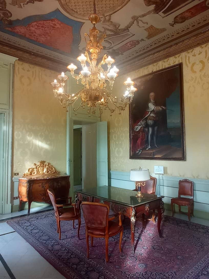 Grand Chandeliers & Ceilings