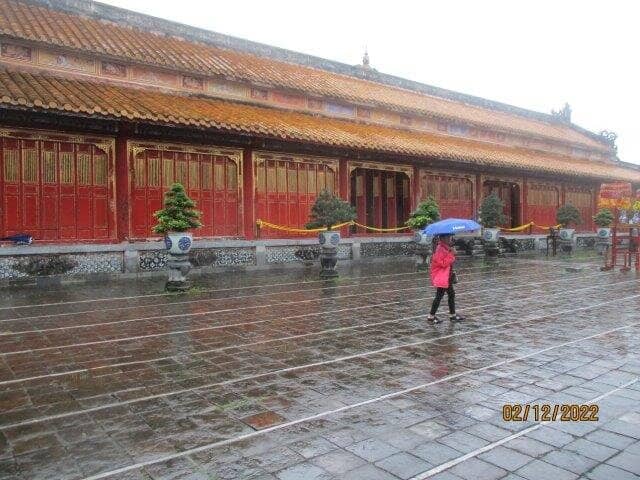 The Nine Dynastic Urns