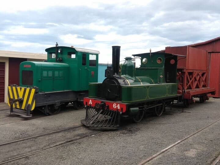 Working Machinery Displays