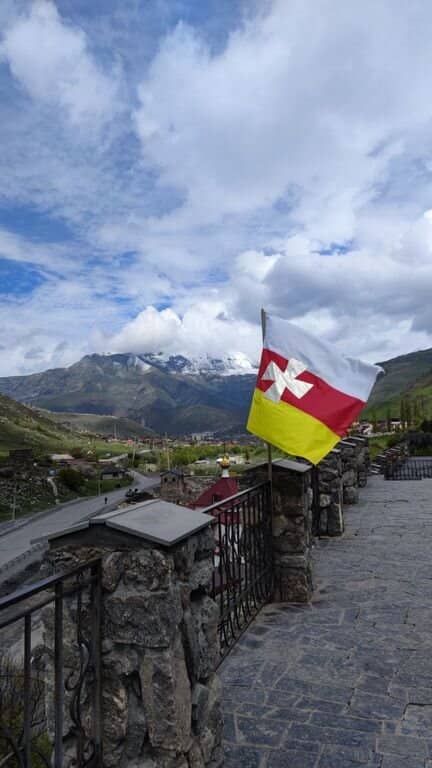 Panoramic Mountain Views