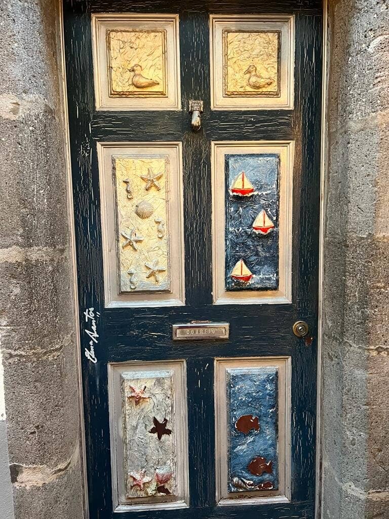 Lively Restaurant Scene