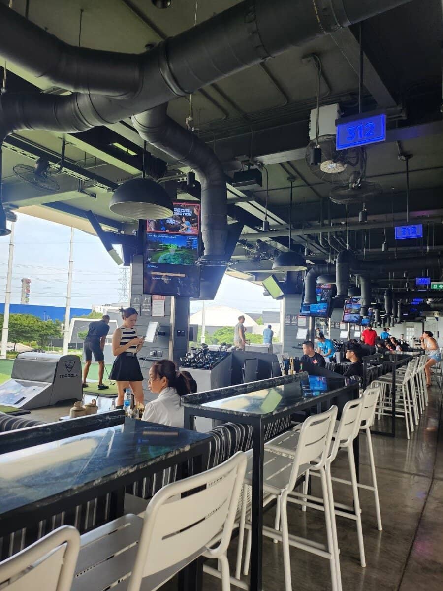 Diverse Food & Drink Options