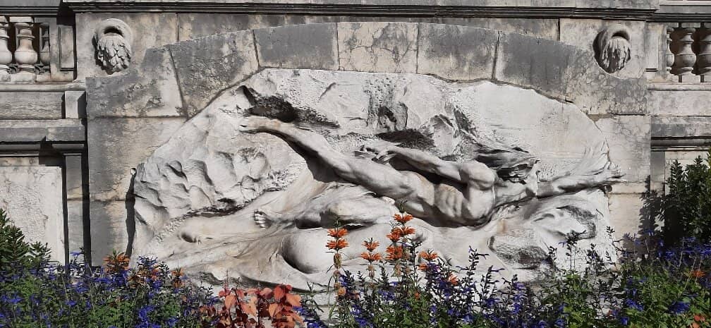 Salle de la Corbeille (if accessible)