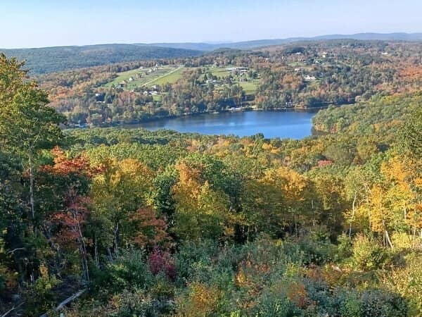 Mount Tom Pond