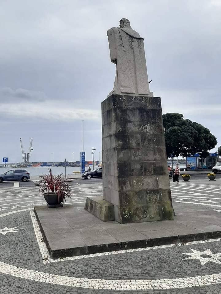 Gonçalo Velho Cabral Statue