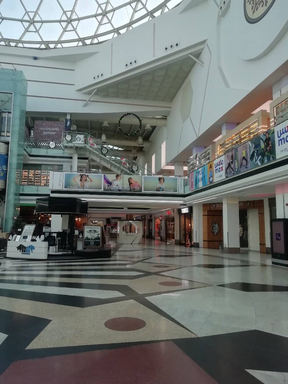 Gourmet Food Court & Cafes