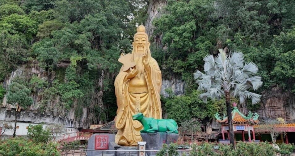 Confucius Garden Statue