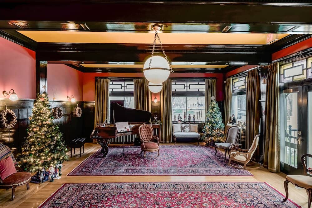 Seasonal Exhibits & Events