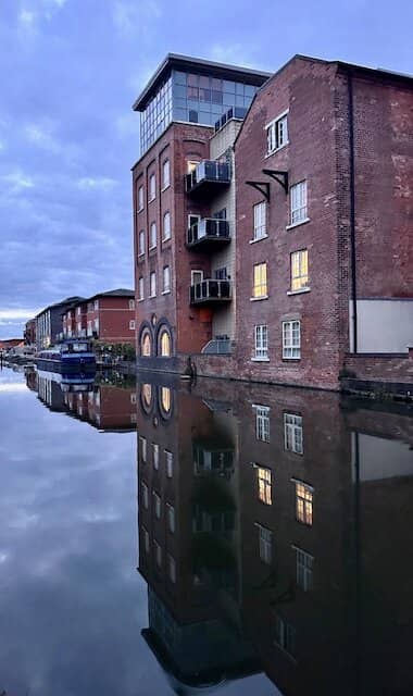 Floating Cafe & Pubs