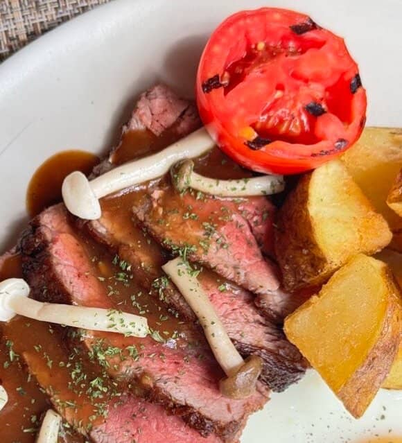 Nature-Inspired Dining