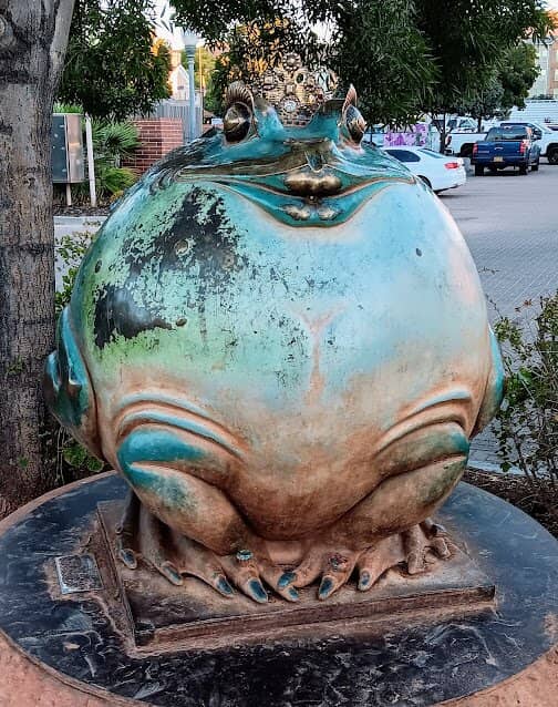 Artistic Sculptures