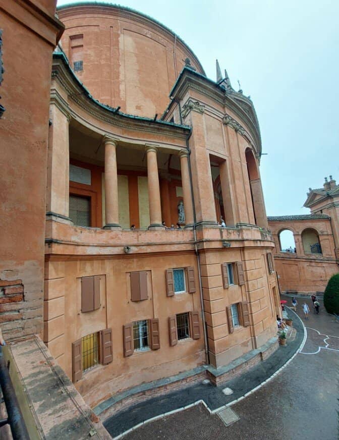 Artistic Chapels