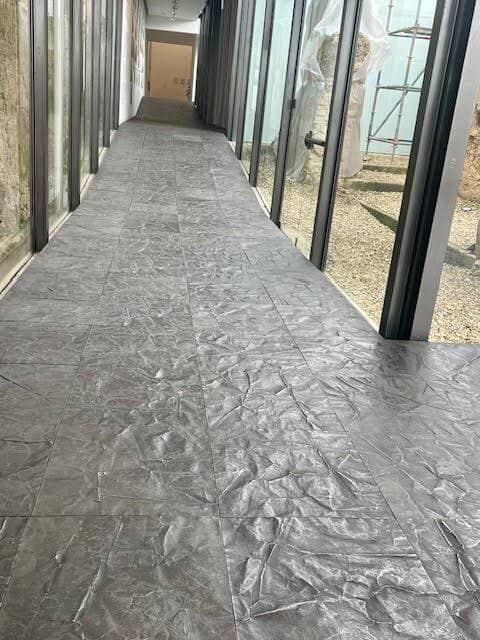 The Floor of Weapons