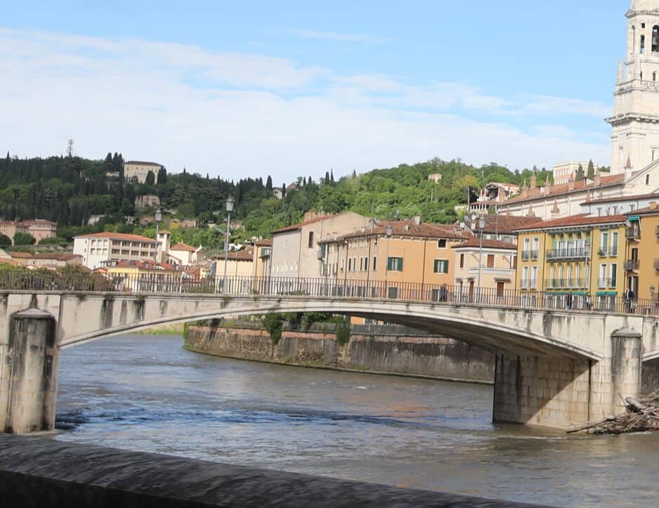 Panoramic Lagoon Views