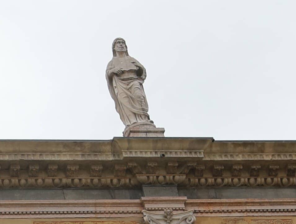 Artistic Interior Details