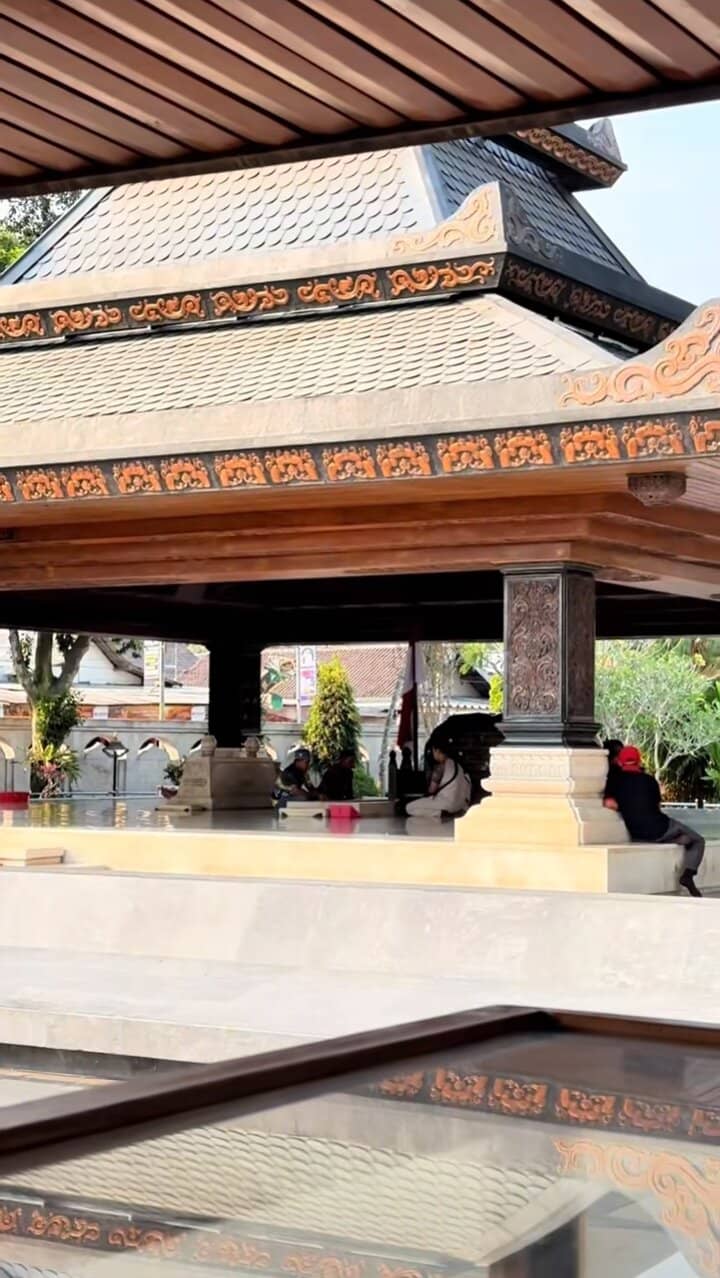 Museum & Library