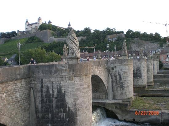 The "Brückenschoppen" Experience