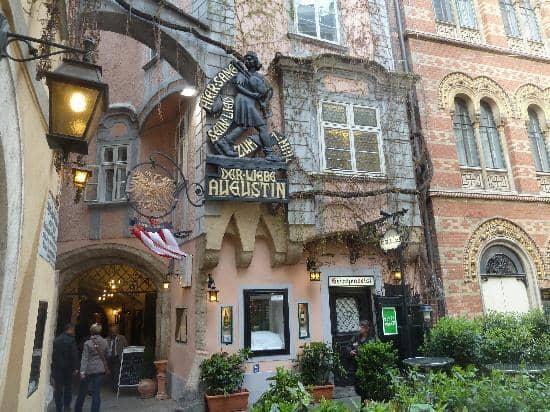 Dark Academia Ambiance