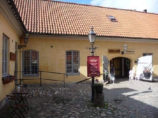 Handicraft Shops