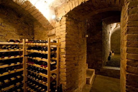 Charming Outdoor Dining