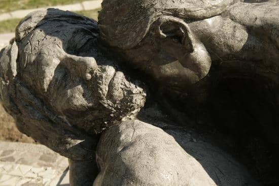 The Sculptures of Vía Christi