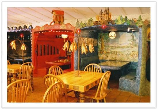 Artist Gallery & Cafe