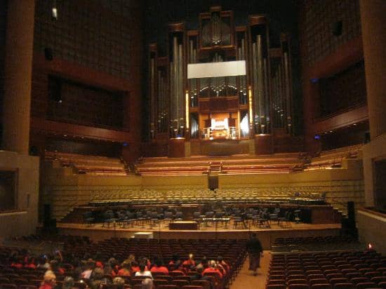 Intimate Performance Setting