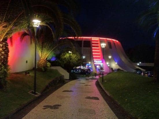 Slot Machines & Table Games