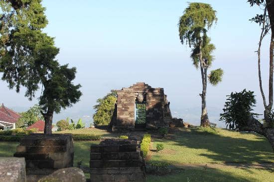 Lingga Statue