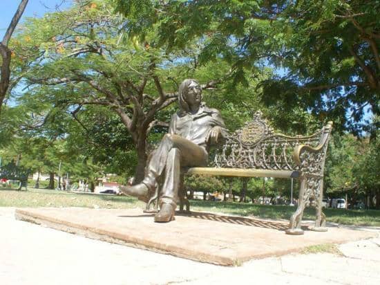 John Lennon Statue