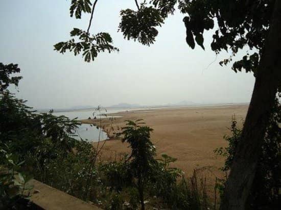 Kathjodi River Banks